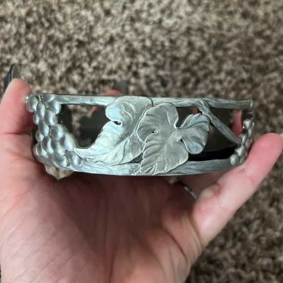 Vintage Seagull Pewter wine bottle holder…🍷 - Picture 3 of 6